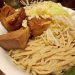 ラーメン 雷 東京本丸店 - 