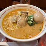 Noodle いたば - 『辛牡蠣味噌RAMEN』　大盛り　キムラファーム煮卵TP