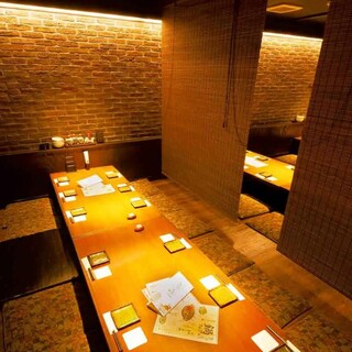 個室でご用意させて頂きます。２名様～ご利用可能でございます。