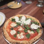 Pizza 4P's Hai Ba Trung - 