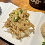 炭火やきとりと家庭創作料理 にこいち - なめ茸やっこ