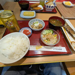 名古屋守山食堂 - 料理写真:取り過ぎ?