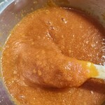 築地KYOKUTO - ウニとタラコがよく混ざるように､でもタラコの粒を壊さないように､優しく混ぜる｡この量で乾麺110gのパスタ約10人前｡