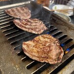 和牛一頭買い 焼肉ホルモン黒野 - 