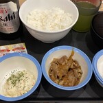 松屋 - 料理写真:Wで選べる玉子かけごはん 生玉子<ミニ牛皿>(ライス並)+ポテサラ+ビール中瓶(アサヒスーパードライ)
