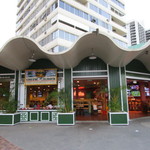 Cheeseburger In Paradise - ワイキキのカラカウア通り沿いにあるハンバーガーショップです。 