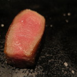 鳥茂 - 牛タンのステーキ、粗塩と黒トリュフで3