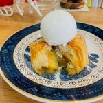 CASTOR - アップルパイ（アイス乗せ）