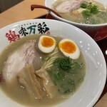 濃厚鶏白湯ラーメン 鶏味万彩 - 