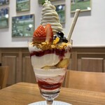 ミルク&パフェ よつ葉ホワイトコージ - 