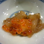 吉乃寿司 - 烏賊げそといくらの和え物