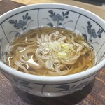 特撰ひやむぎ きわだち - あえて関西風かけの平打ち麺で食感を味わう