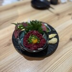 黒桜亭 新宿西口店 - 馬刺し3種盛り