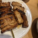 新小岩 もつ焼のんき - わかる？この肉厚さ！ってかこれは直腸のテッポウだと思うのよ。