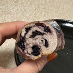 バルティザン ブレッドファクトリー - ベーグル ブルーベリー 断面