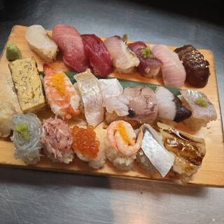山形県のブランド米「つや姫」と「赤酢」が引き立てる寿司の旨味