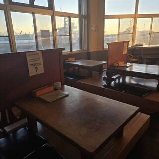 お一人様からご家族とのお食事、旅の立ち寄りに◆駐車場完備