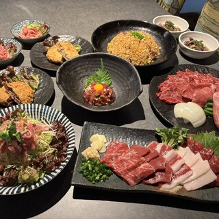 馬肉を満喫できる食べ応えバッチリなコース。飲み放題の追加OK