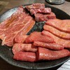 黒毛和牛焼肉 白か黒