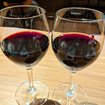 仙台牛タン&ステーキ もみじ赤坂 - 赤ワイン（グラス）880円。ラ・フォルジュ・エステイト。背伸びは必要ありません