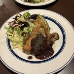 スペイン食堂 エルペケーニャ - 鶏肉に、かけものは、わさびの風味を感じる美味しい、、