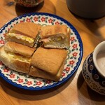SOLANA BAKERY - 料理写真:オープンサンド　端っこ耳の太さが全然違う！
