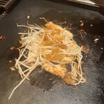 月島もんじゃ たまとや 日比谷 - カジキマグロガーリックステーキ