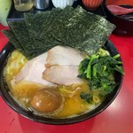 ラーメン 杉田家 - 料理写真:ラーメン大盛り（1,150円）+まるよし（300円）