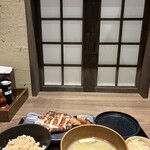 炭火焼干物定食しんぱち食堂 - 