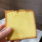 エシレ・メゾン デュ ブール - しっとりなのに、端っこがサクっとしてて美味しい