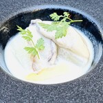 エルルカン・ビス - 大根が茹でてあり、牡蠣がミルキー