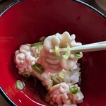 エブリイ 楠木店 - 箸でつまんでみた感じ