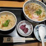 庄屋 - 肉うどんとかしわ飯