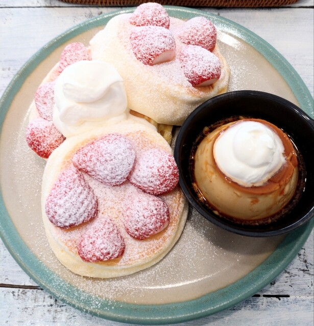 パンケーキ panel cafe 刈谷店 - お皿の上でふるふる揺れる！「panel cafeのふわ