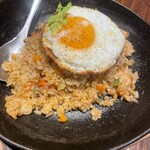 リンゴォズ サルーン - 