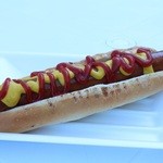 高尾山キッチンむささび - 天狗ドッグ 500円。