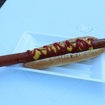 高尾山キッチンむささび - 天狗ドッグ 500円。