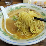 麺や　福座 - 2014年12月30日(火)　福三ラーメン(700円)　麺リフト