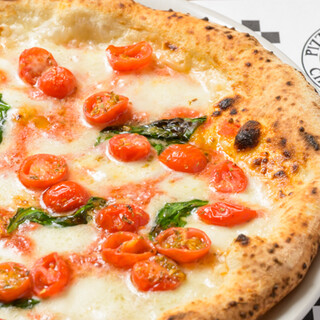 カリカリもちもち食感が魅力。本格ナポリピッツァを30種ご用意