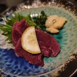 甲州料理と肉と旨い肴 個室居酒屋 炙 - 馬赤身刺し