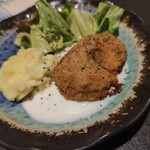 甲州料理と肉と旨い肴 個室居酒屋 炙 - 黒毛和牛のメンチカツ