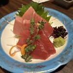 九州料理二代目もつ鍋わたり 国分寺店 - マグロのお造りハーフ 1100円