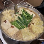 九州料理二代目もつ鍋わたり 国分寺店 - モツ鍋 醤油2人前 1人前1980円