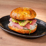 ウミハサム神戸 - マグロアボカドバーガー