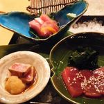 RESTAURANT SUNTORY Honolulu - Hawaii最終日は此処、寿司コーナーで、この写真は鮪（Hawaiiの鮪はメバチがメインですが冷凍ではないので水っぽくなく美味しいです。)　　　　　中トロ、漬け、炙りの三種盛りです。