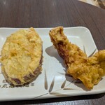 丸亀製麺 - せっかくだから天ぷらもね