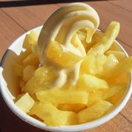 Dole Plantation - 【'14/12/29撮影】ドールホイップ カップ入り、トッピング付き $6.23