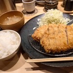 とんかつ 藤田 - 極みロースかつ定食　250g 3,000