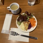 トラットリア リコルド - 前菜とスープのセット300円