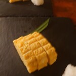 大介の店 - だし巻き玉子を二つにシェア